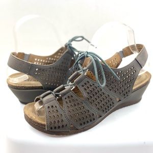 Biza Mabel wedge sandals size 39